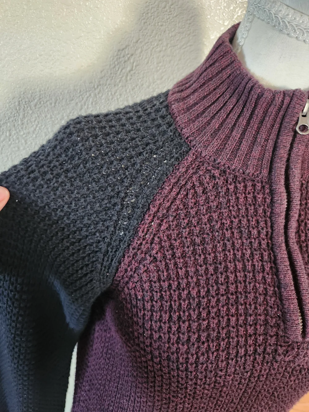 Aeropostale Men's Half-Zip Sweater in Plum and Black